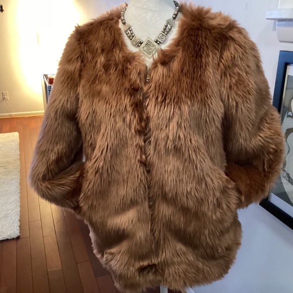 NWT forever 21 faux fur jacket BRONZE. FLUFFY MEDIUM. - Picture 5 of 14